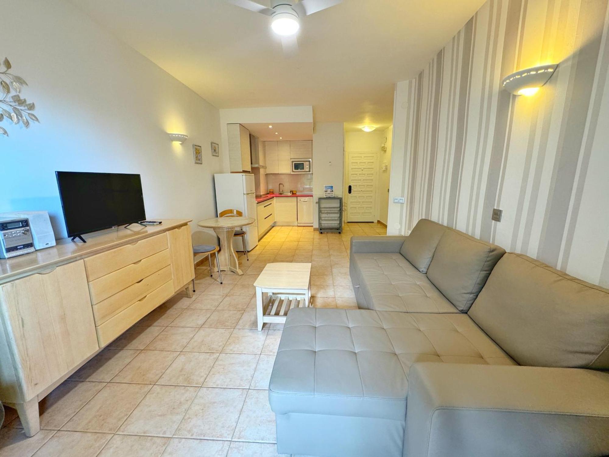 797 Holiday Rentals- Precioso Piso Con Vistas Al Jardin En Benalbeach 베날마데나코스타 외부 사진