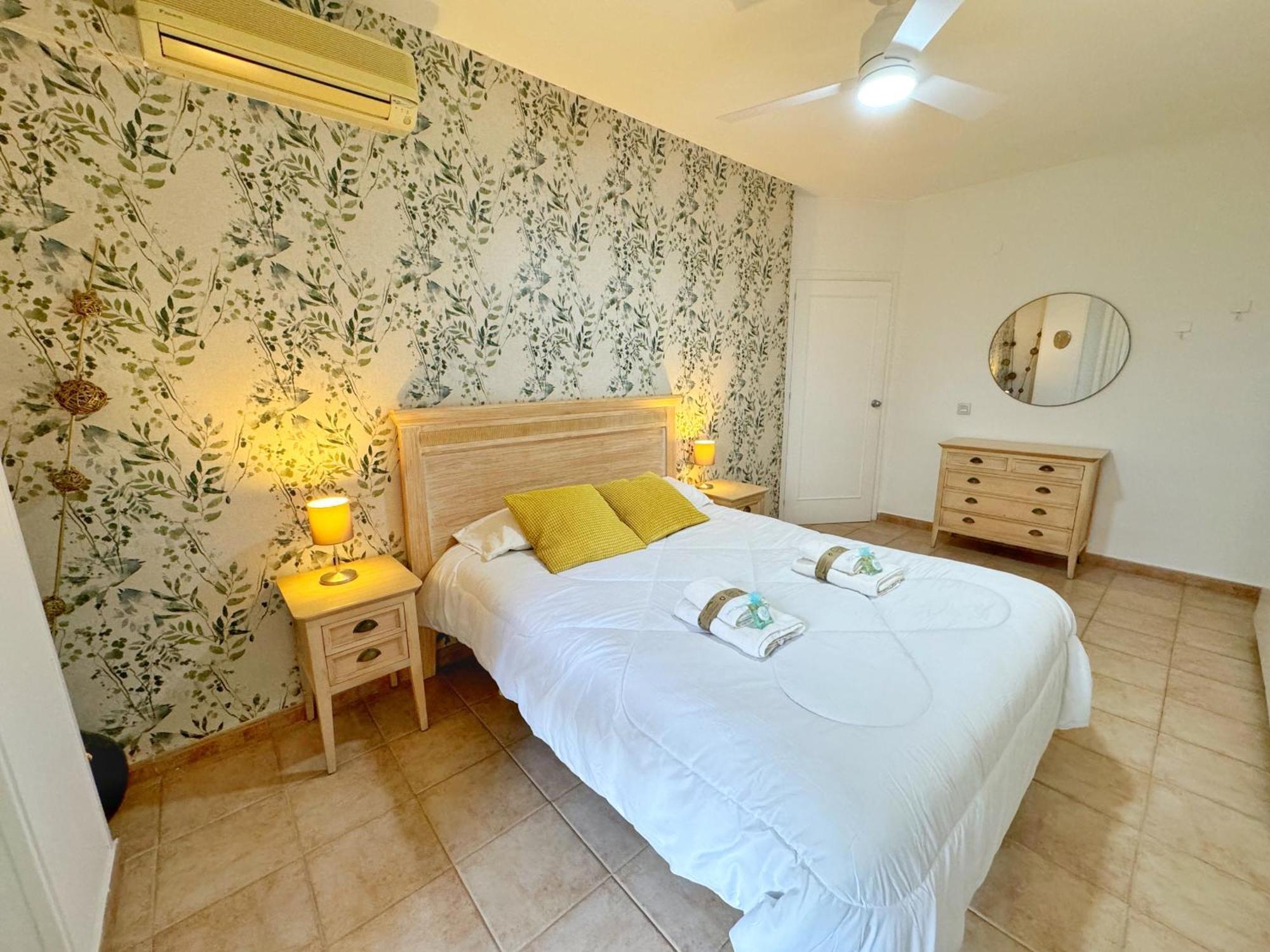 797 Holiday Rentals- Precioso Piso Con Vistas Al Jardin En Benalbeach 베날마데나코스타 외부 사진