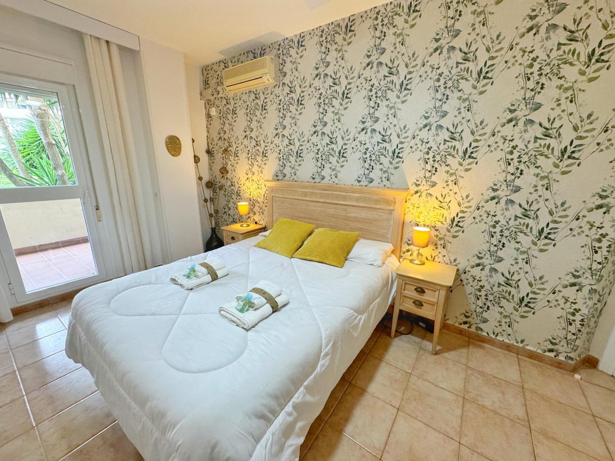 797 Holiday Rentals- Precioso Piso Con Vistas Al Jardin En Benalbeach 베날마데나코스타 외부 사진